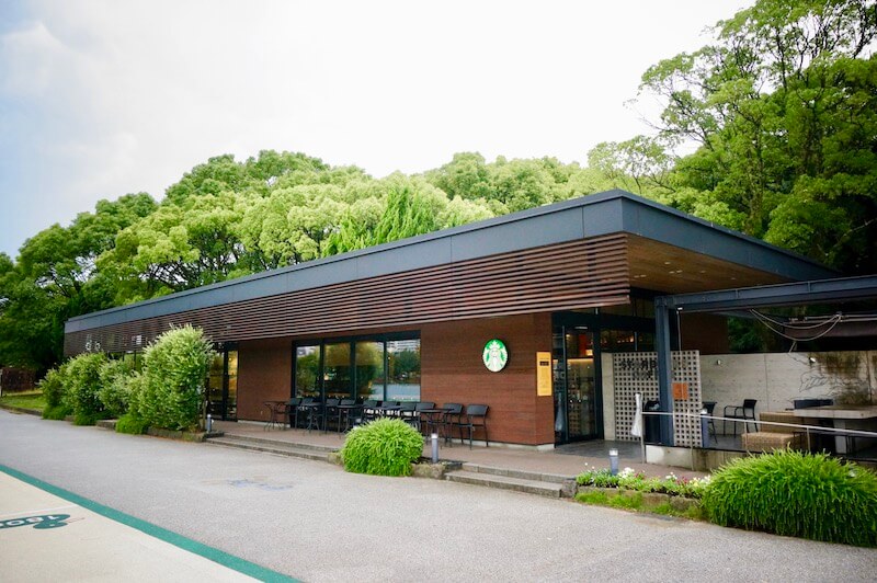 スタバ 福岡大濠公園店は日本第一号のグリーンストア